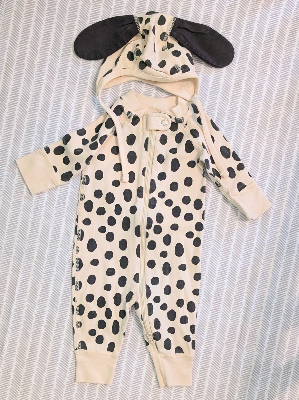 Hanna Andersson Cream & Black Dalmatian Spot Hooded One-Piece Halloween Costume